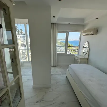 Konyaalti Denizin Uestuende Gemi Ev Appartement *