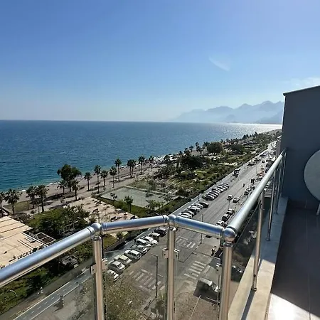 Konyaalti Denizin Uestuende Gemi Ev Apartmán